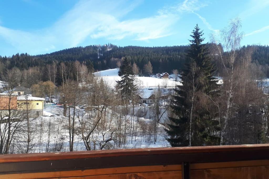 Apartmany Na Tanvaldskem Spicaku Jiretin pod Bukovou Екстер'єр фото